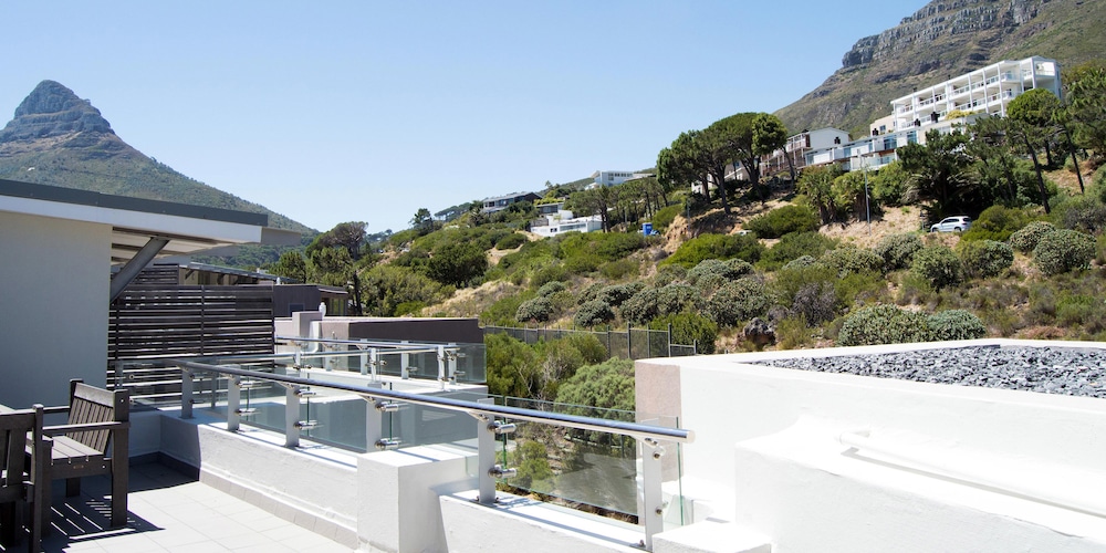 The Crystal Apartments 21/52