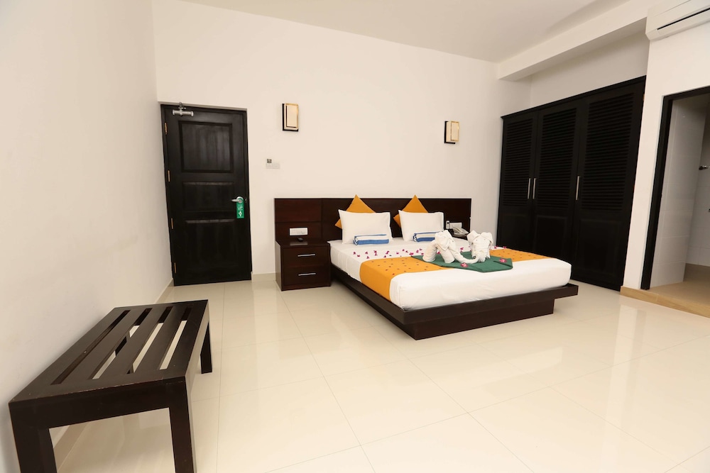 Lagoon Paradise Beach Resort 5/60