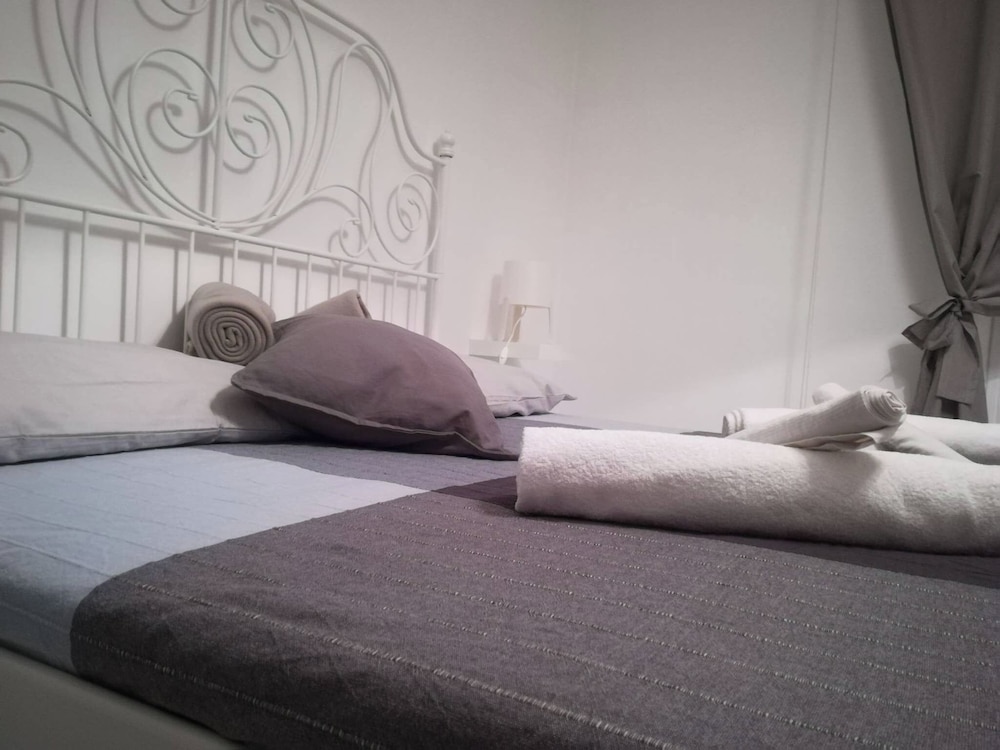 Rhome Sweet Rhome Suite 11/40