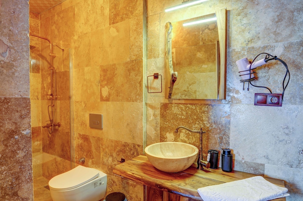 Ceran Stone House 45/50