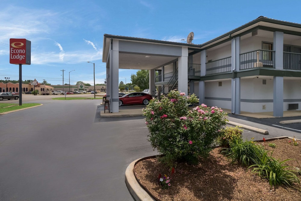 Econo Lodge Ripley 1/30