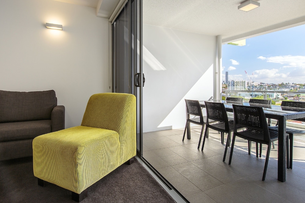 Code Apartments 29/47