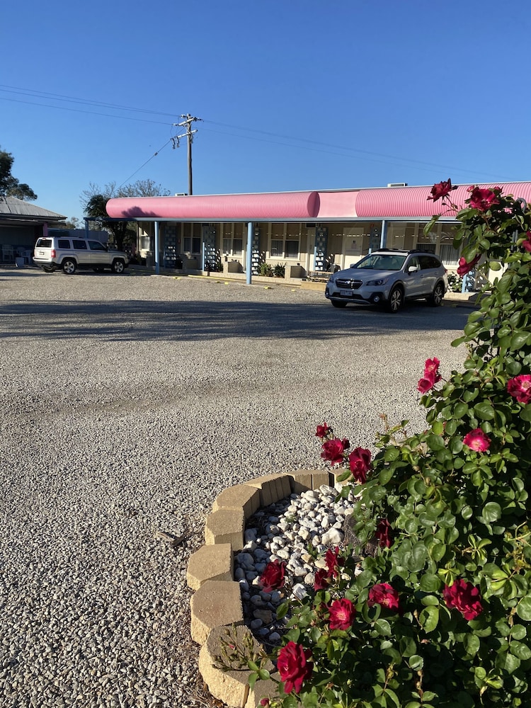 Paddle Steamer Motel 27/41