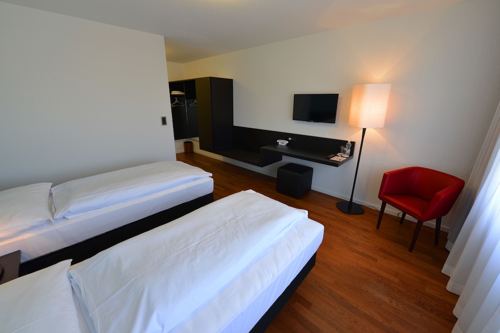 Hotel Illuster 20/50