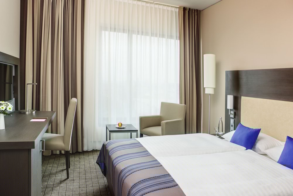 INTERCITYHOTEL HAMBURG HAUPTBAHNHOF 11/22