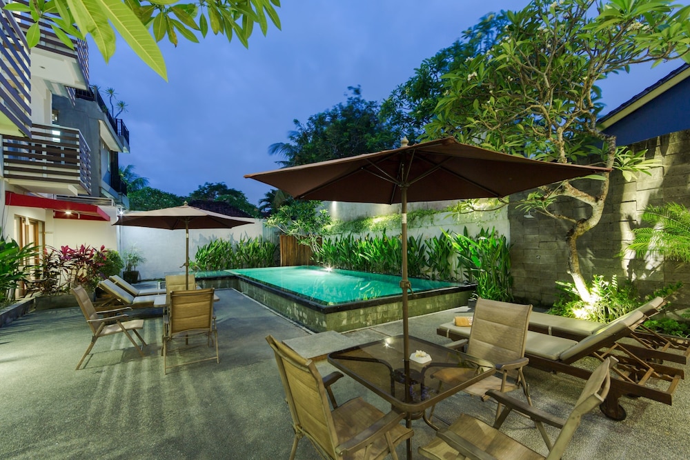 THE RINAYA CANGGU 44/49