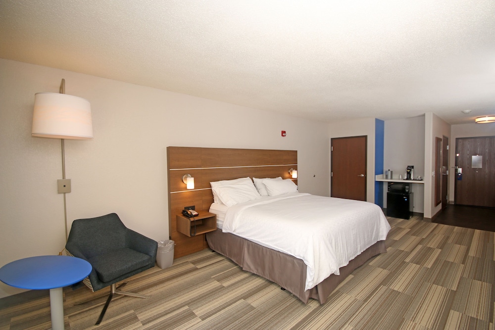 Holiday Inn Express Troutville - Roanoke North 25/60