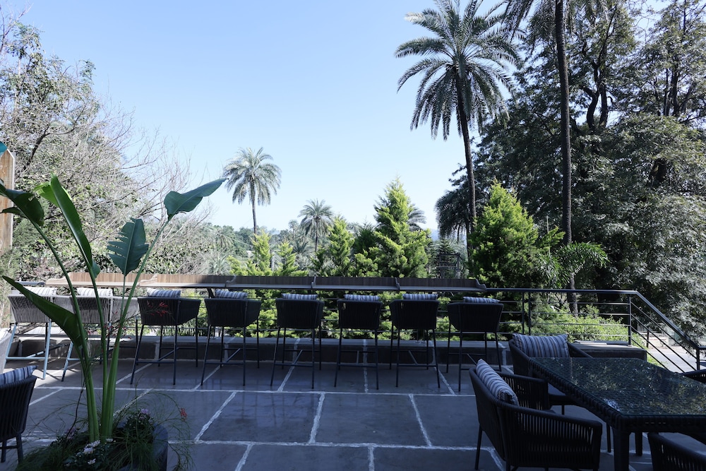 Hotel Rock Regency 37/55