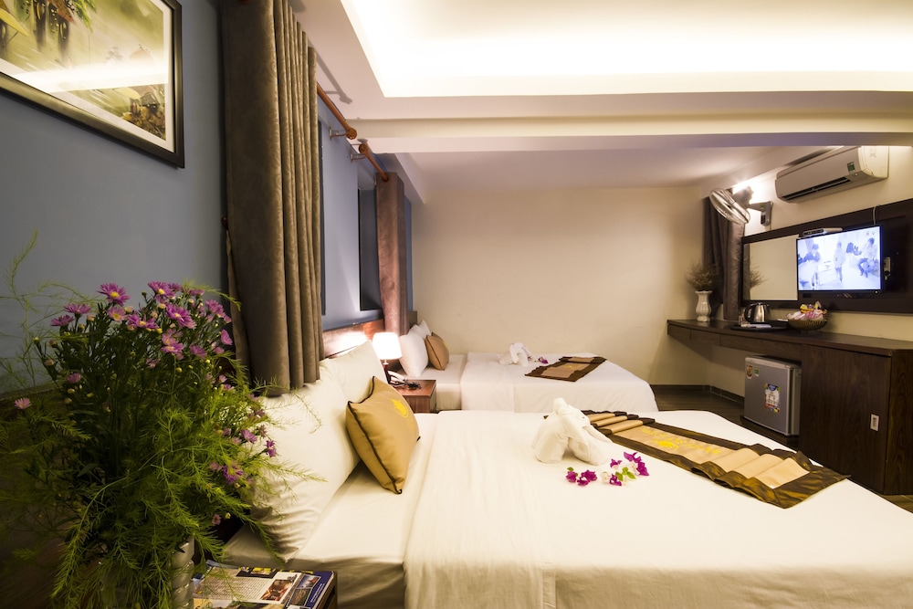 Sapphire Hotel 18/35
