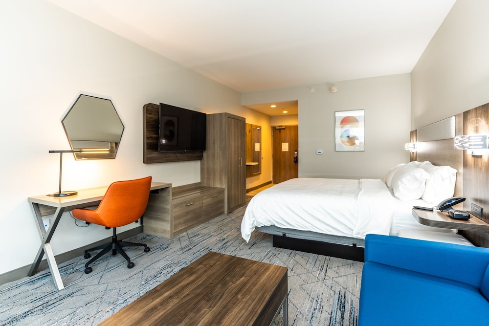 Holiday Inn Express & Suites Charlottesville - Monticello 20/65