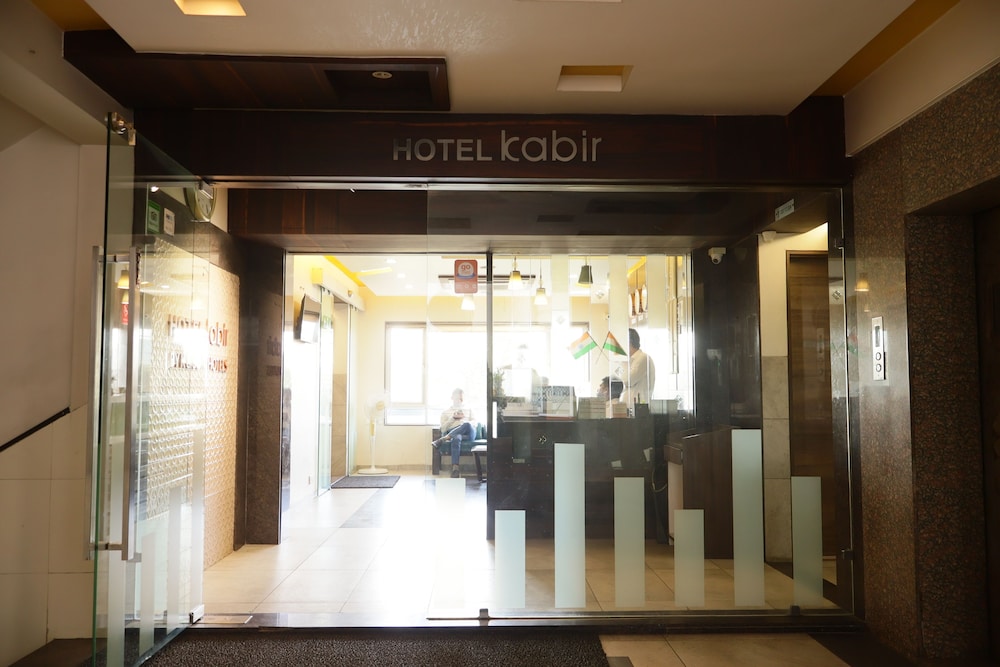 OYO Rooms Thaltej SG Highway 7/51