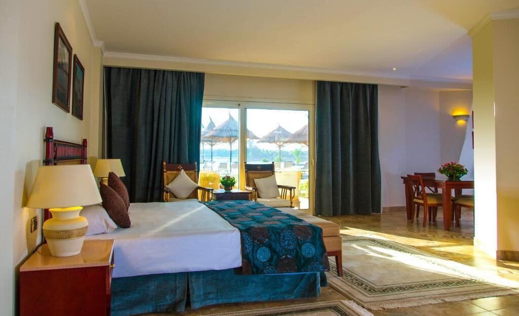 DELUXE ROOM (GARDEN VIEW)