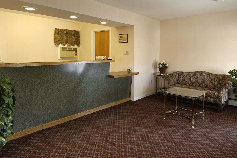 Howard Johnson By Wyndham Williamstown 10/24