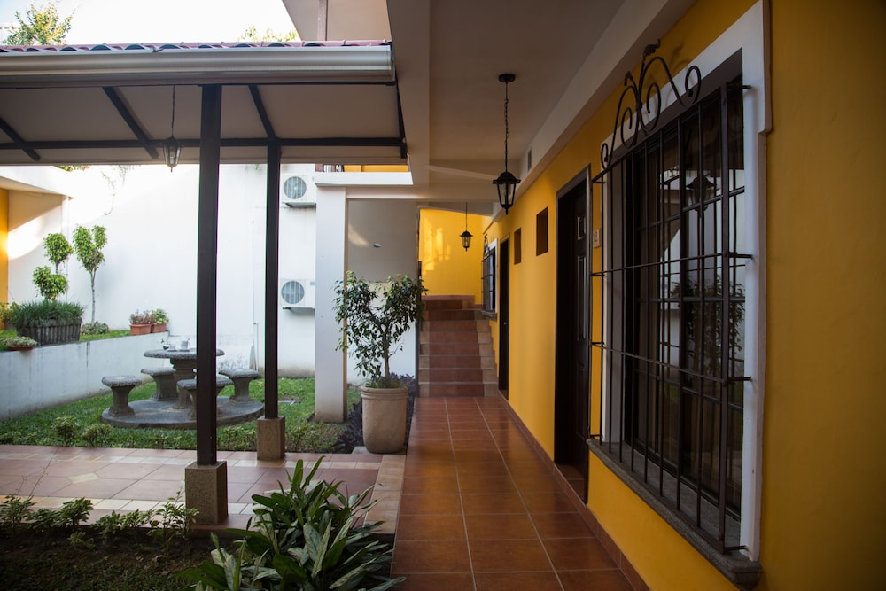 VILLA TERRA HOTEL 2/50