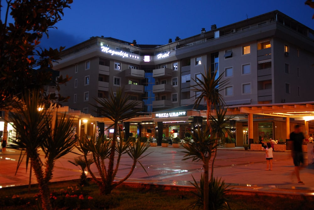 HOTEL MAGNOLIA 3/32