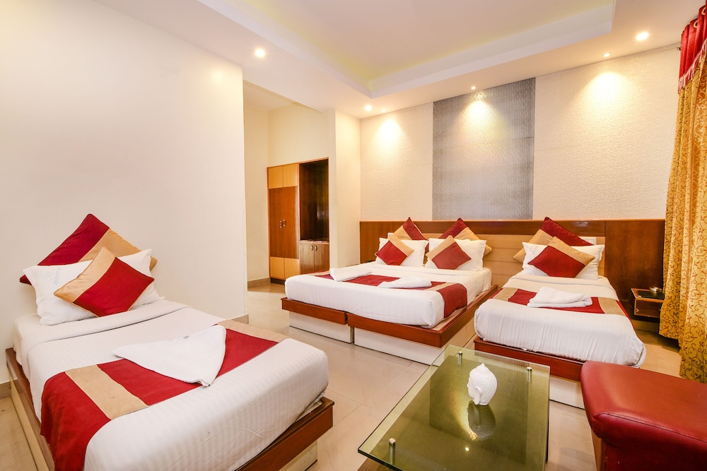 AISHWARYA RESIDENCY 46/70