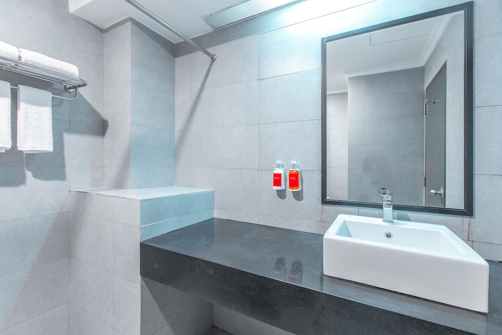 Super OYO Townhouse 1 Hotel Salemba 36/38