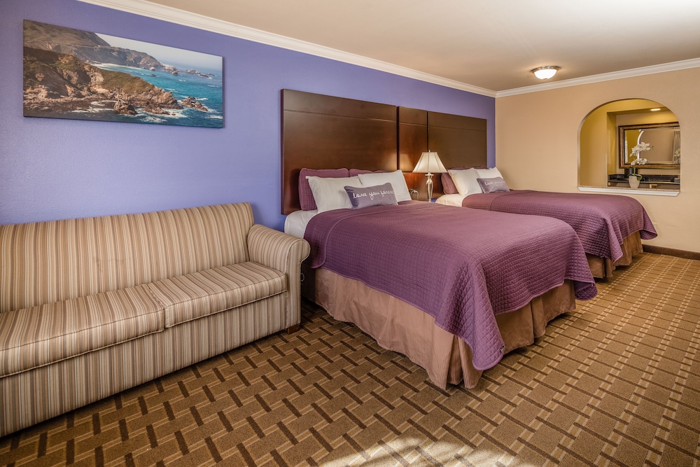 DELUXE, 2 QUEEN BEDS