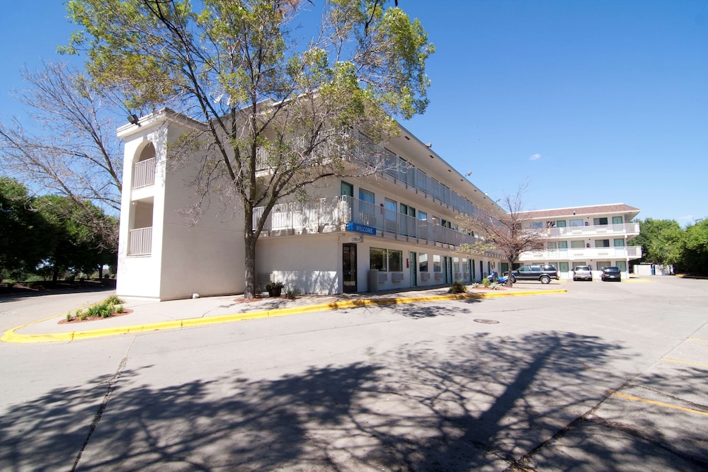 Motel6 Roseville, MN - Minneapolis North 27/33