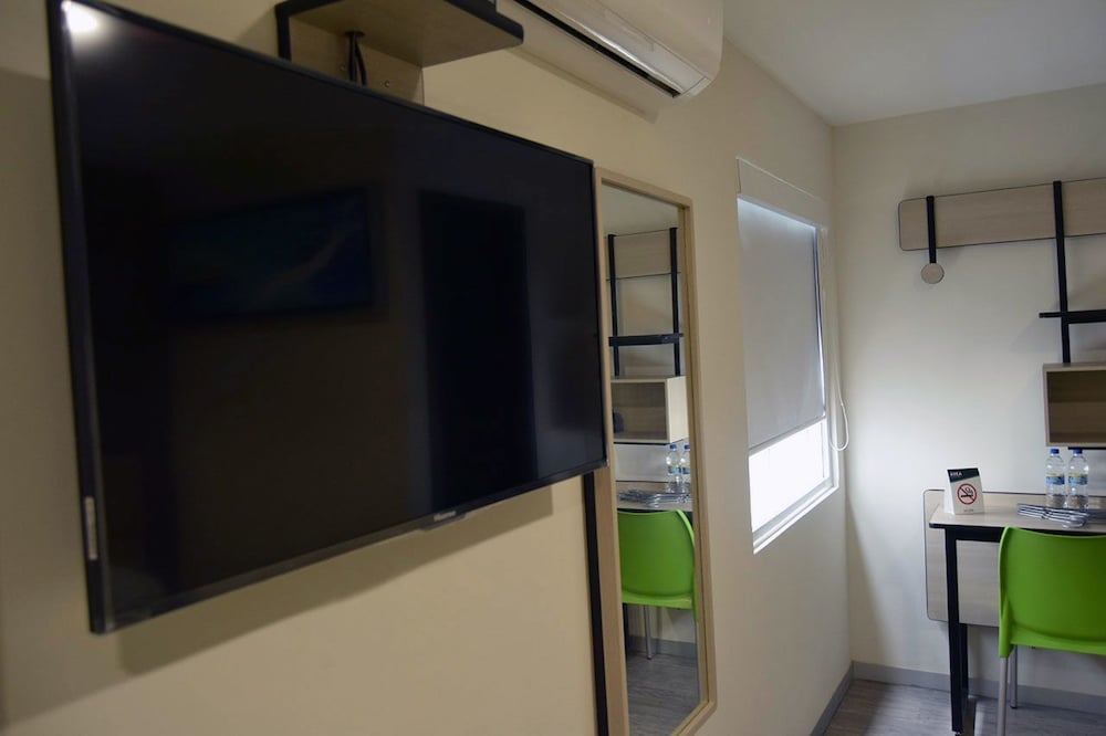 Hotel Expo Inn 23/65