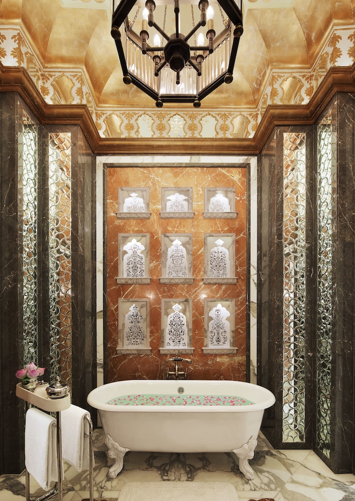 Rambagh Palace 11/85