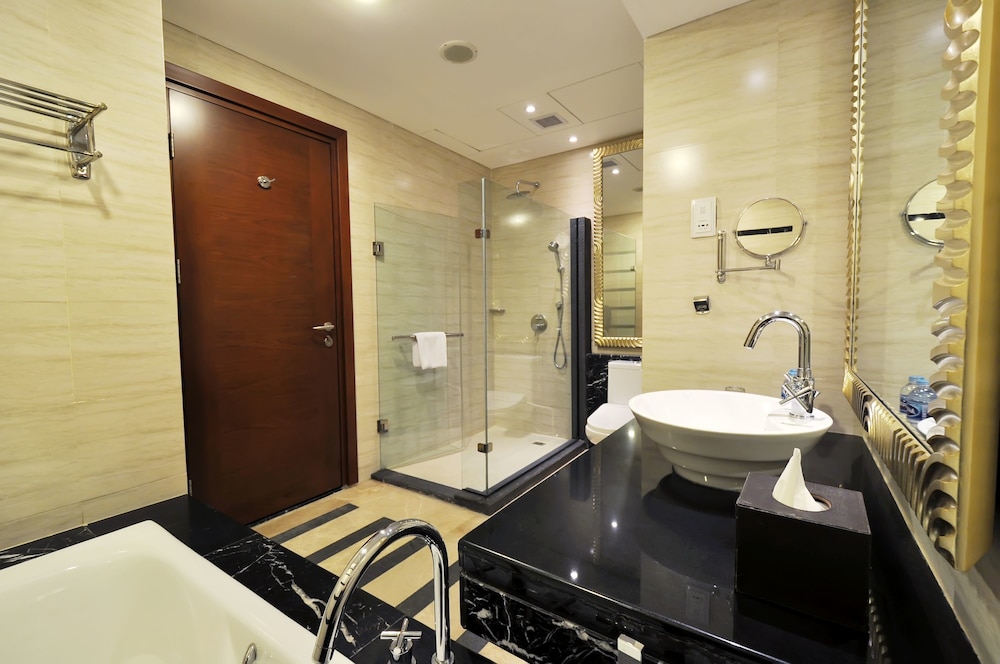 Gumaya Tower Hotel Semarang 35/73