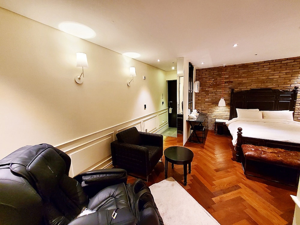 Hotel Stendhal 52/72