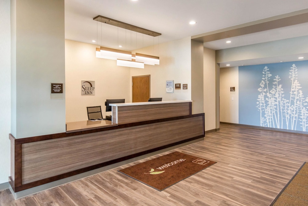 Sleep Inn & Suites South Jacksonville, IL 6/40