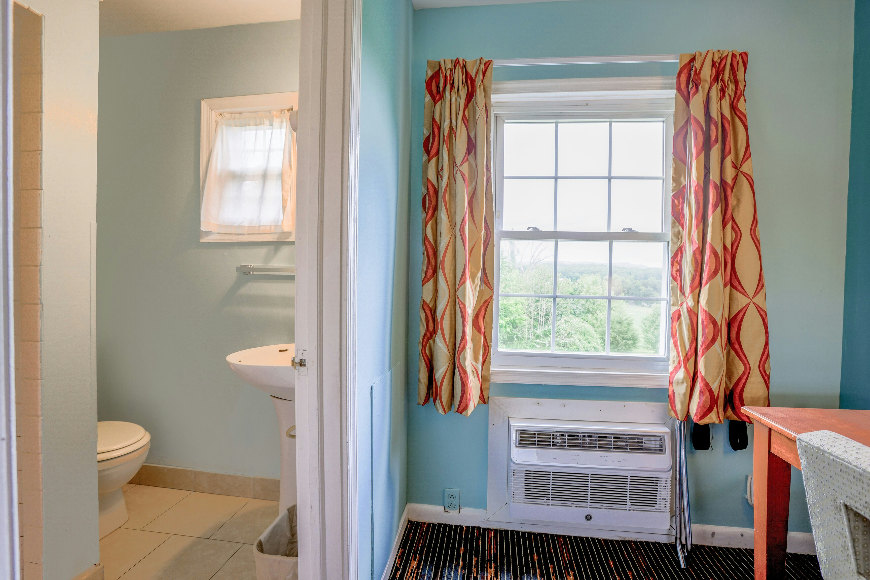 غرفة بسرير كوين للمدخنين، Relax Inn By OYO Natural Bridge I-81 9/9