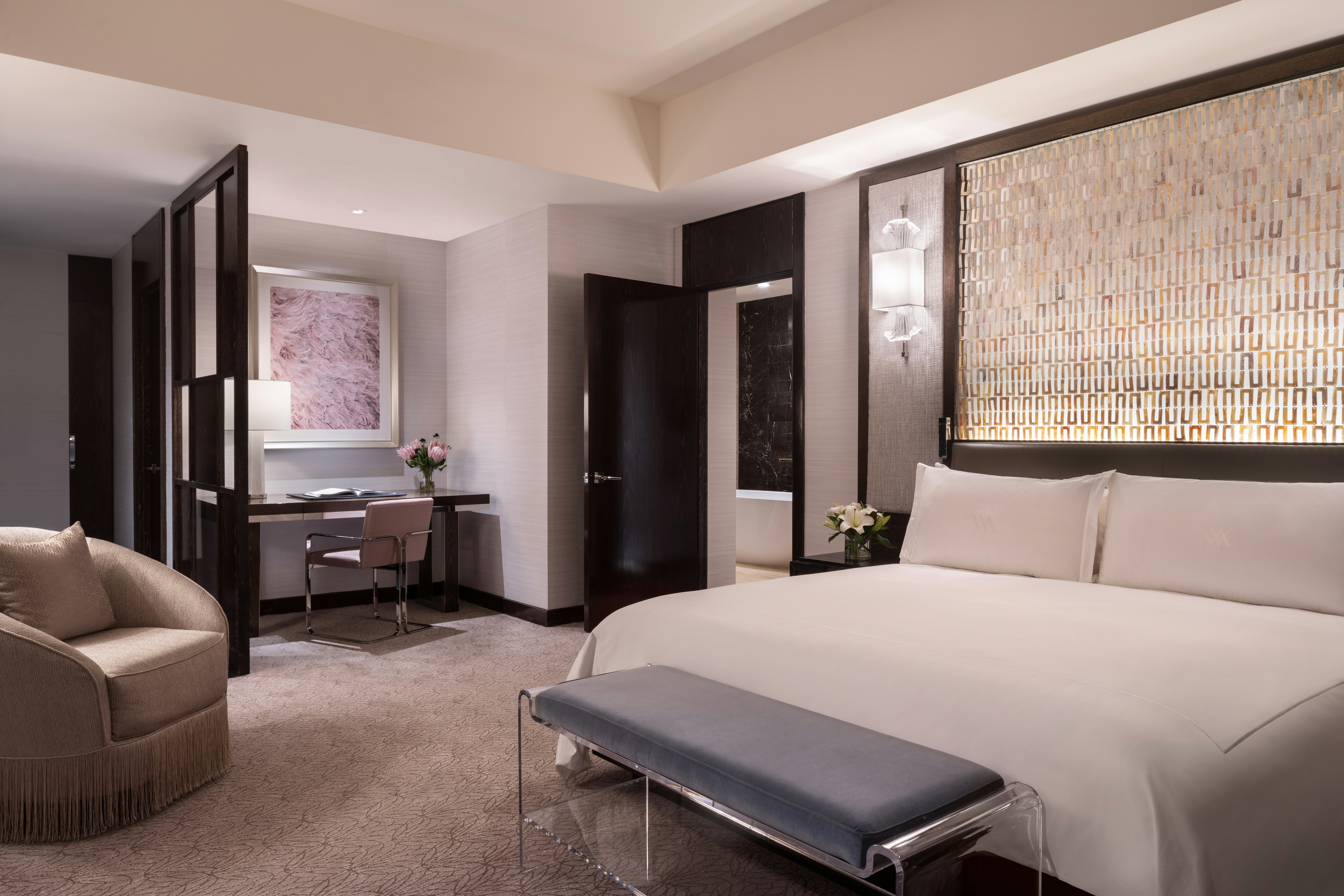 JUNIOR SUITE, KING BED, ACCESSIBLE