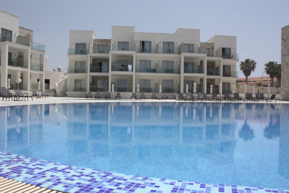 Amphora Hotel & Suites in PAPHOS