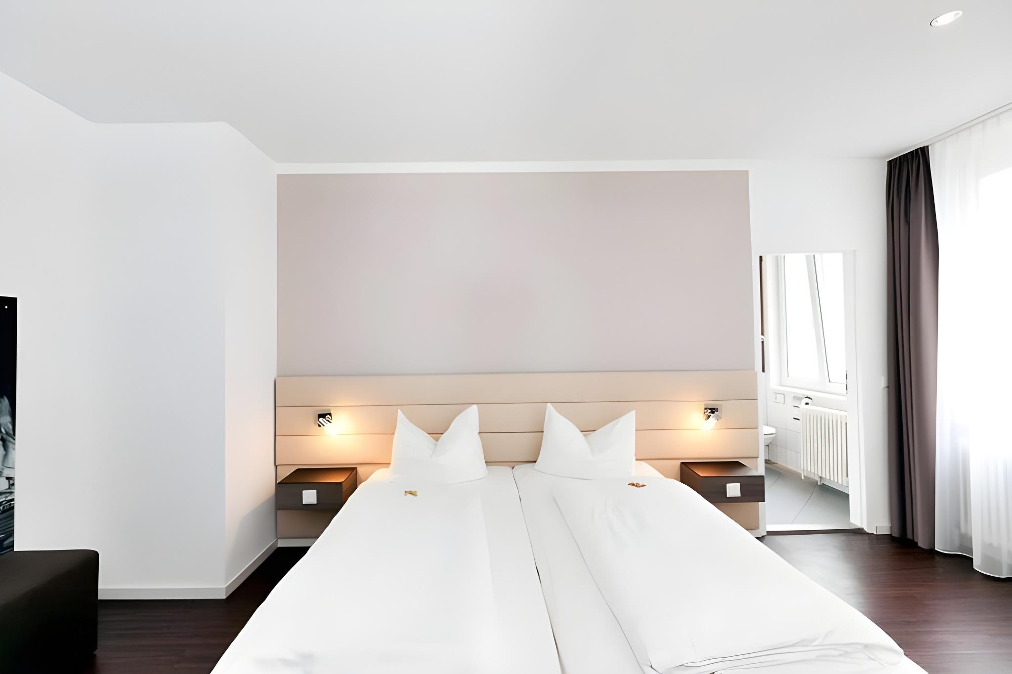 Room, Triple, Double Bed, Sofa