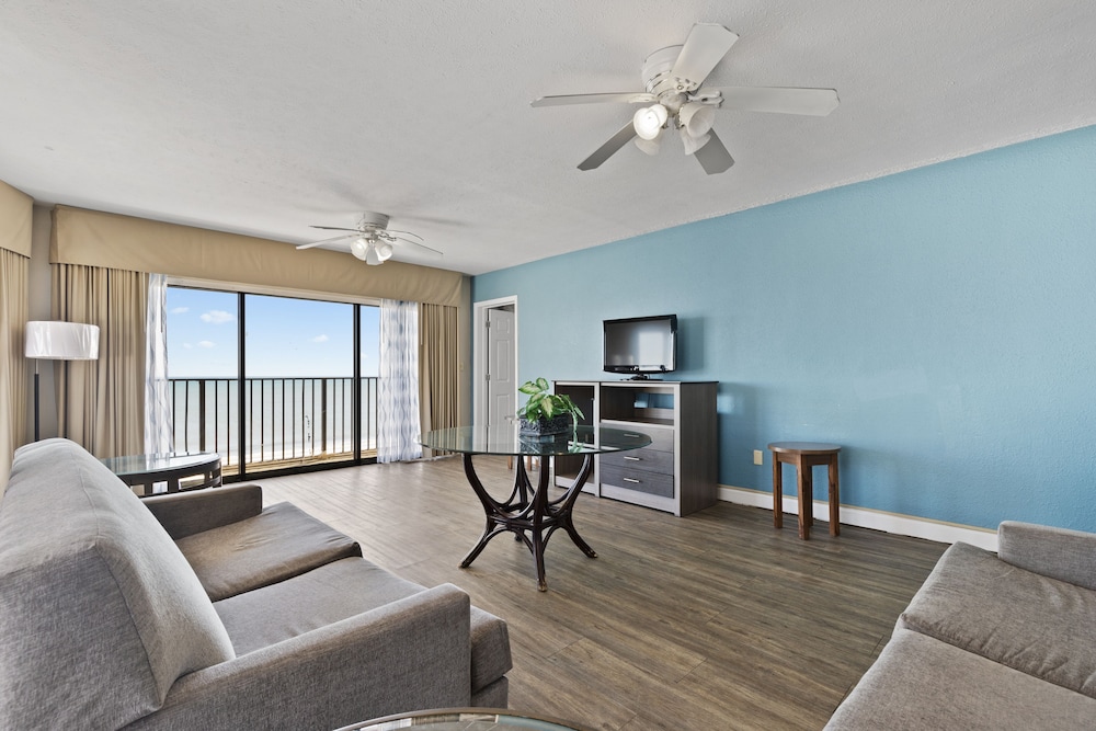 Ocean Crest Inn and Suites 32/51
