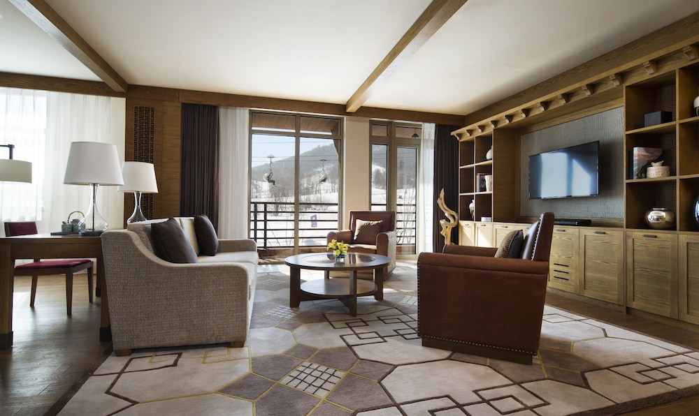 HYATT REGENCY CHANGBAISHAN 34/57