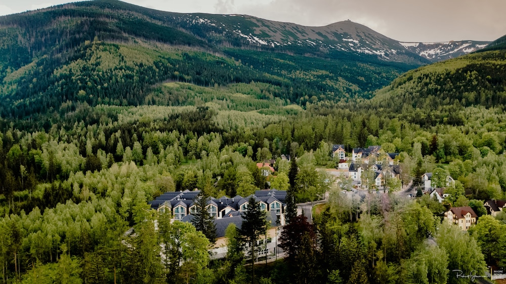 Green Mountain Hotel & Apartments 25/29