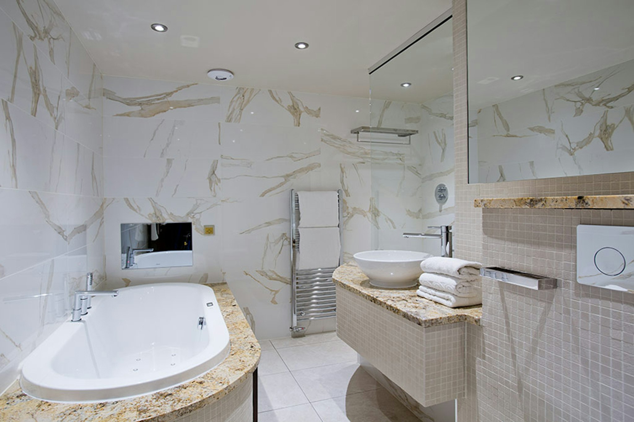 Busby Hotel 46/47