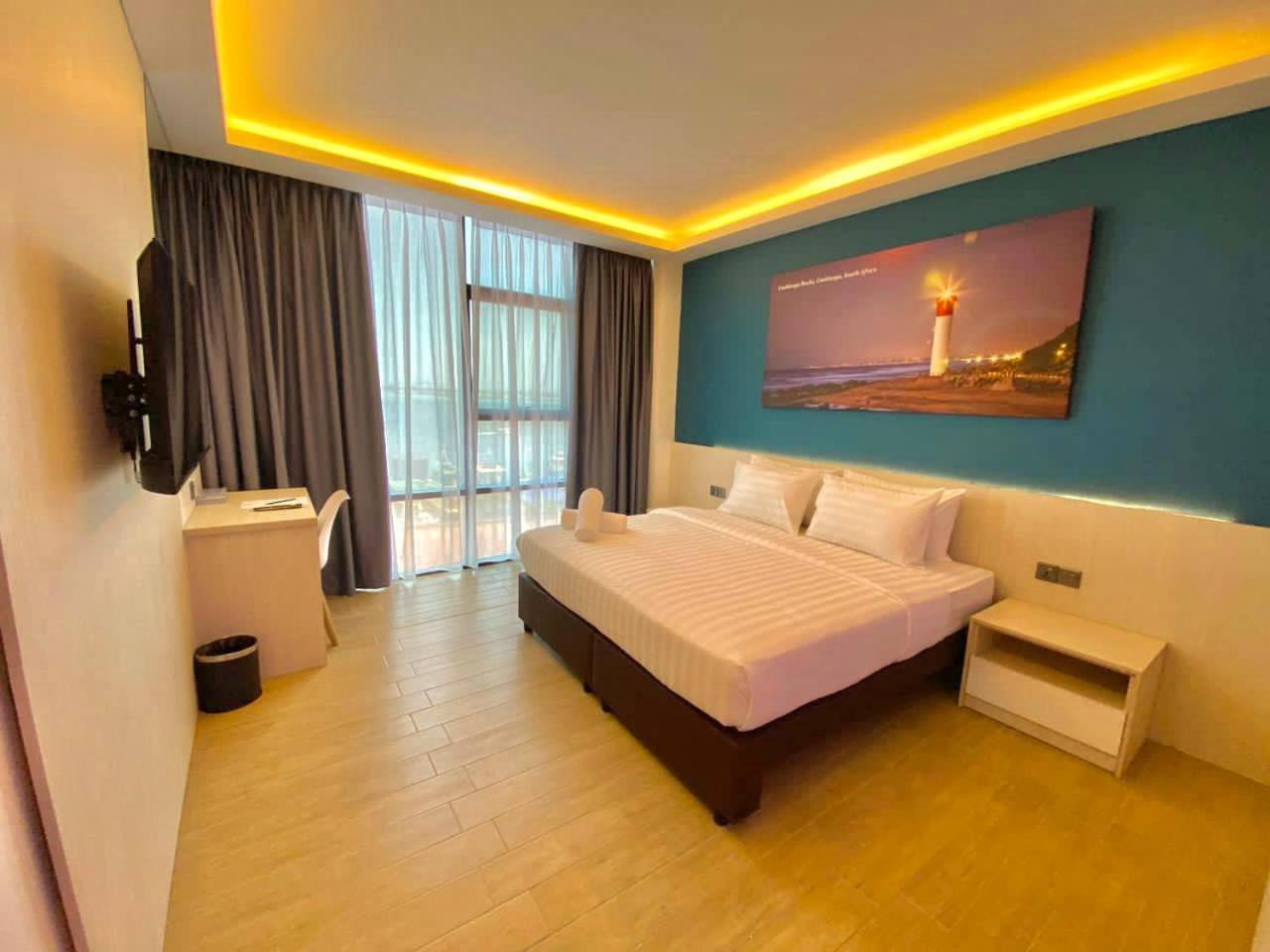 Lighthouse Hotel Semporna 10/16