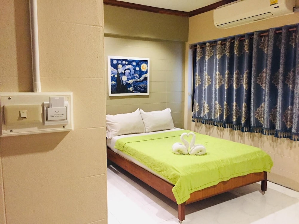 Nett Hotel 8/30