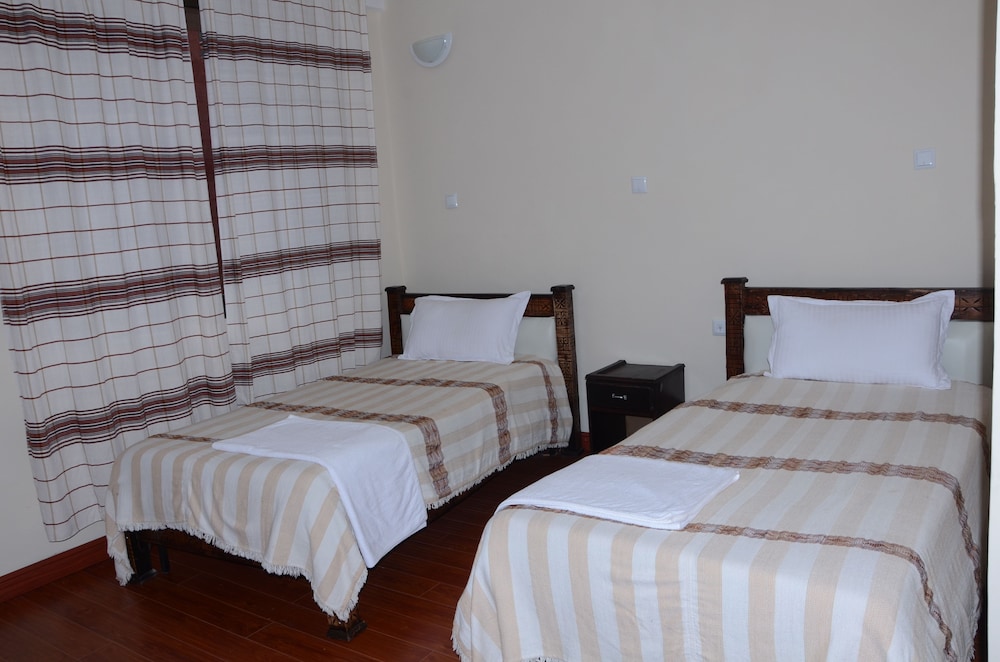 Zan-Seyoum Hotel 15/50