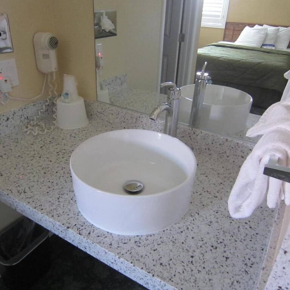 Americas Best Value Inn Seaside South 30/34