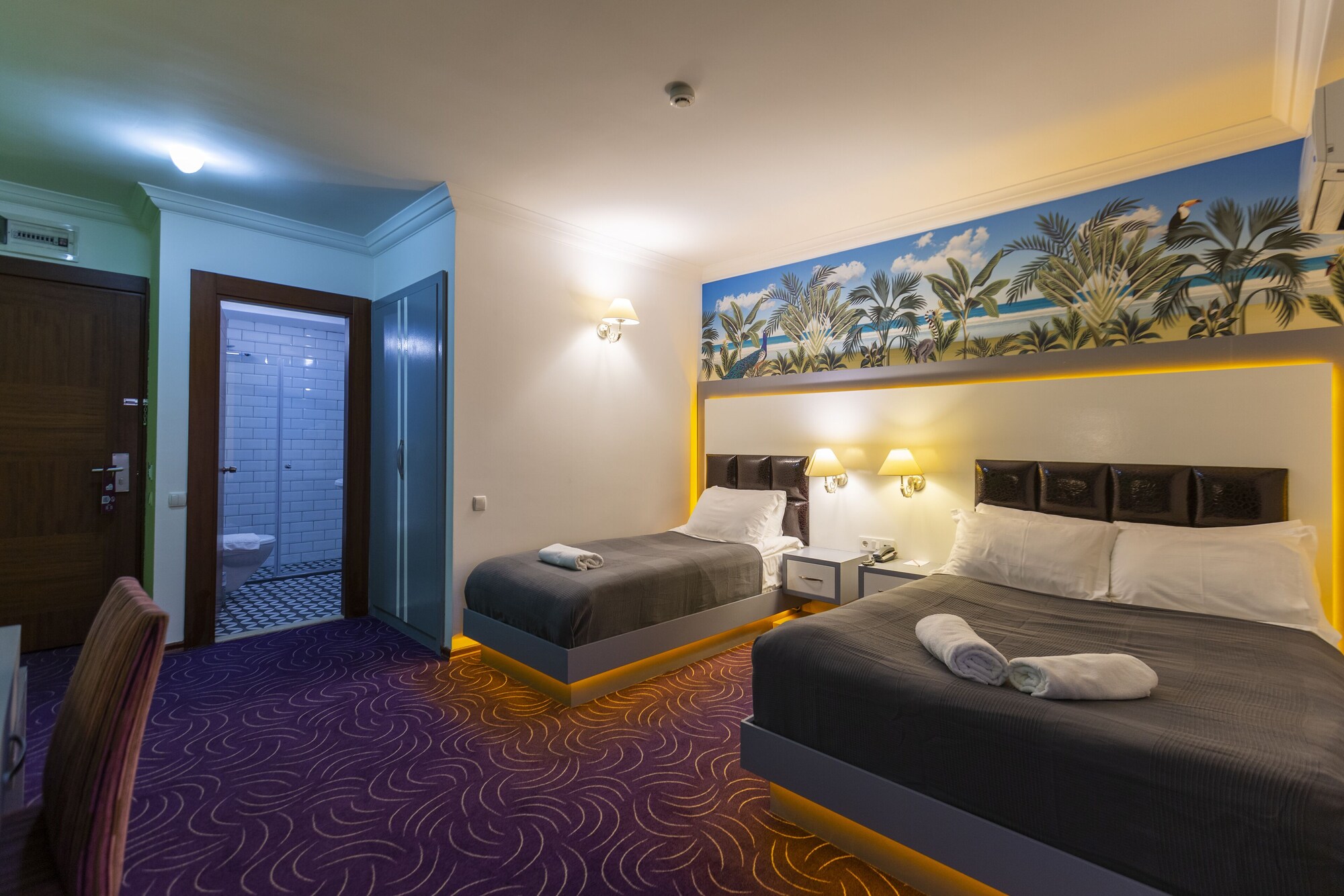 1 BEDROOM, STANDARD, TRIPLE