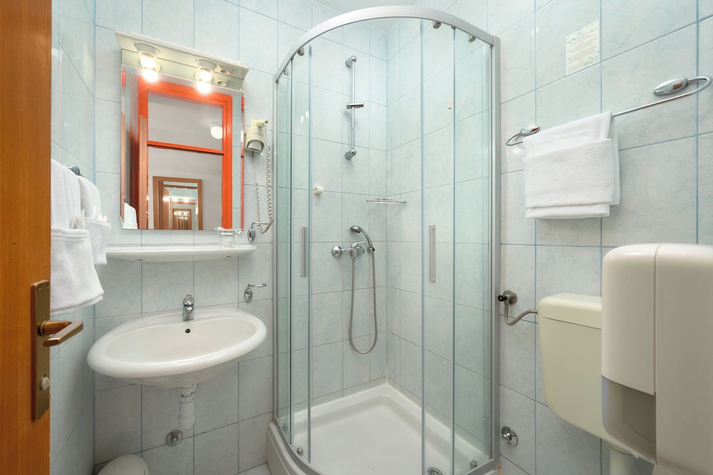 ADRIATIQ HOTEL FARAON 48/50