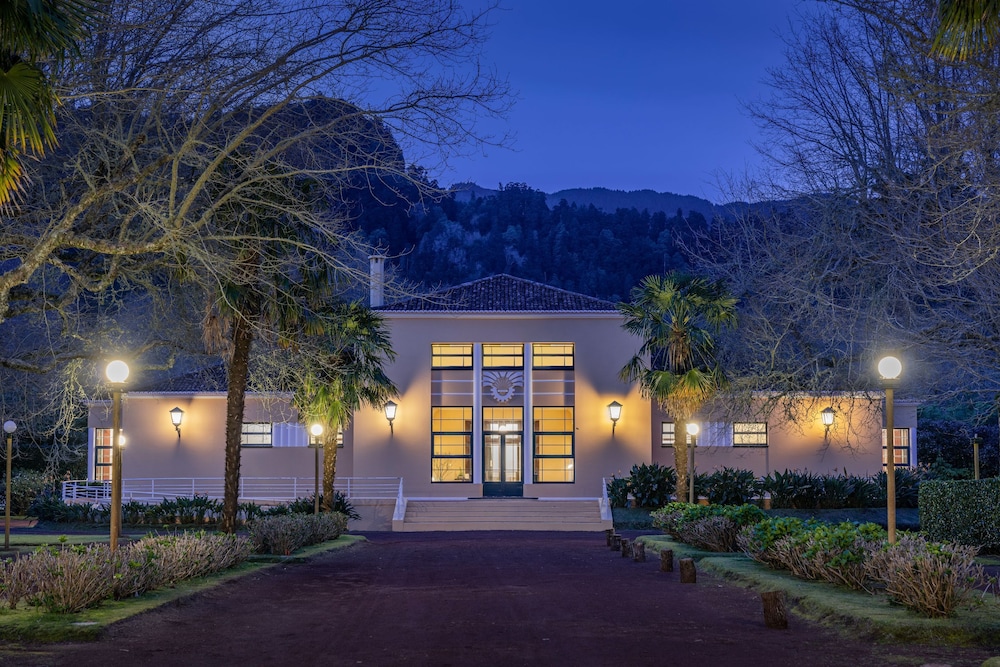 Terra Nostra Garden Hotel 2/85