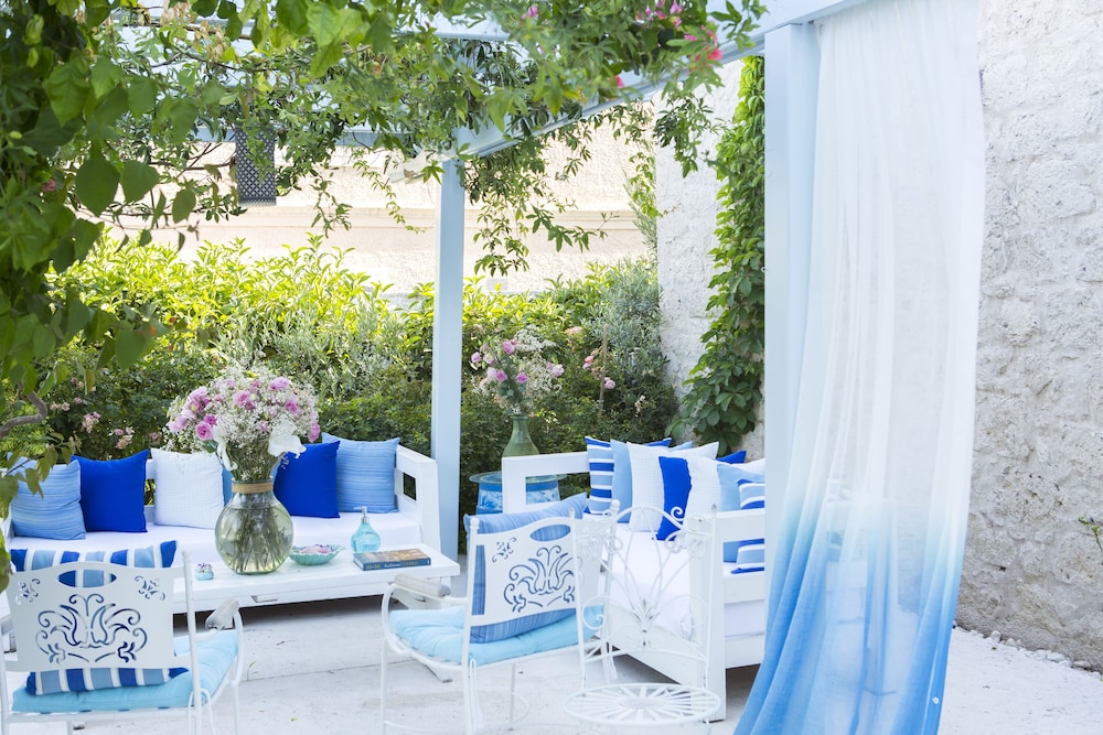 Alura Boutique Hotel 52/57