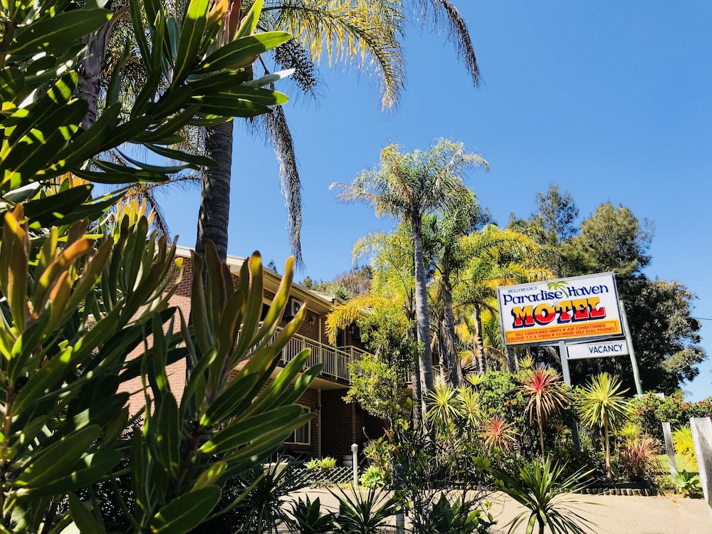 MOLLYMOOK PARADISE HAVEN MOTEL 33/39