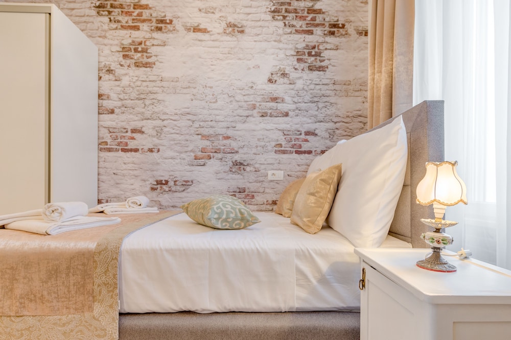 Le Monde Luxury Accommodation 33/63