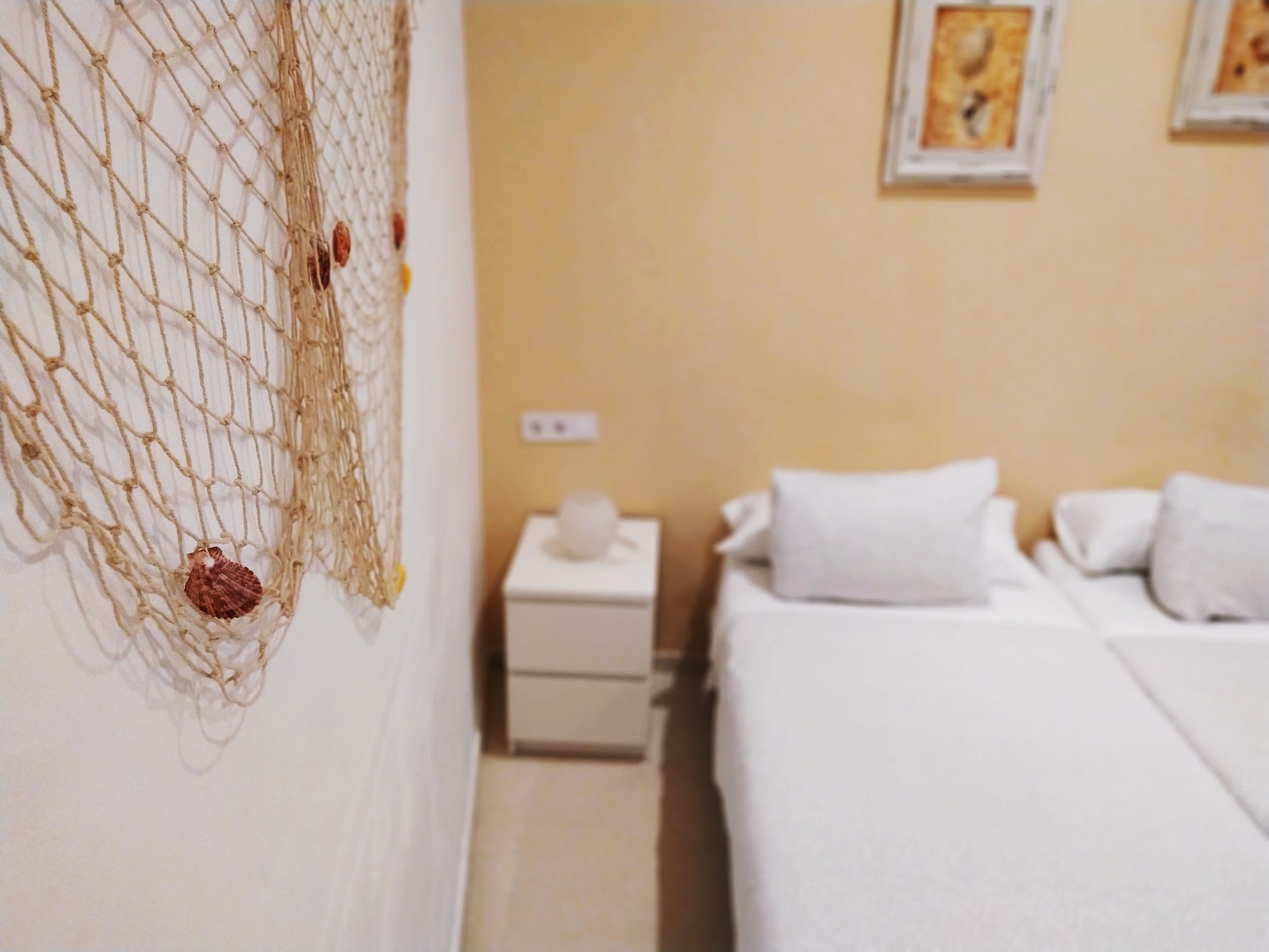 BASIC, TWIN BEDS