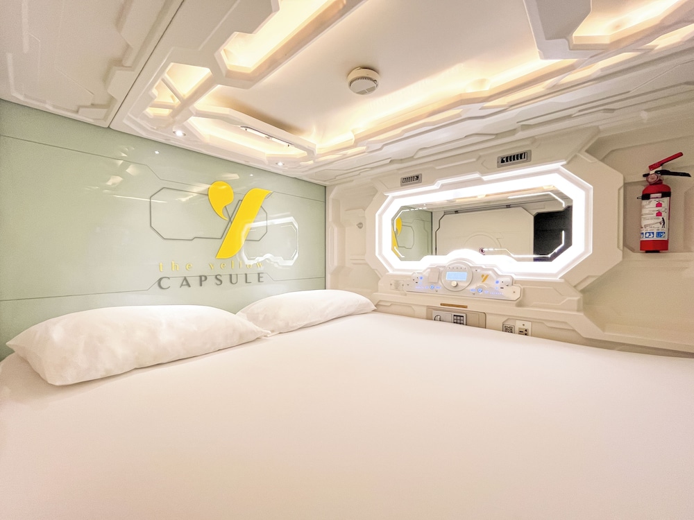 The Yellow Capsule 16/24