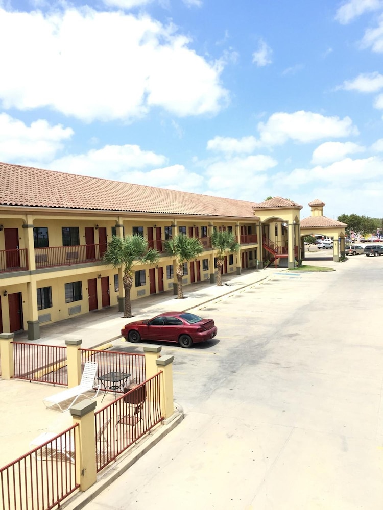 Boca Chica Inn Suites Brownsville 23/23