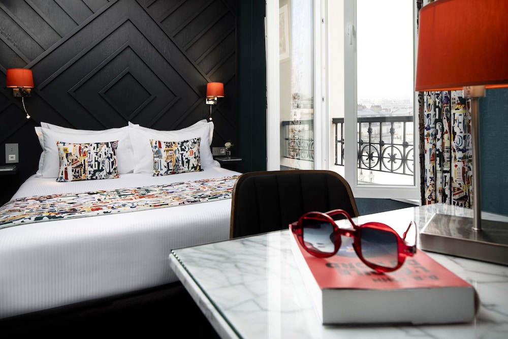 Des Arts Hotel 41/68